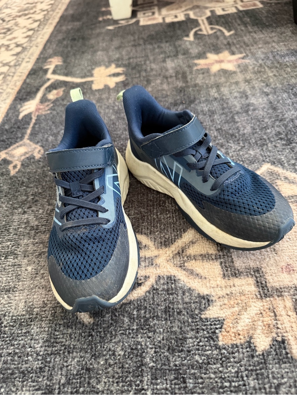 New Balance Rave Run v2 Kids Sneakers Navy Size 13 Velcro